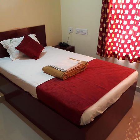 Hotel Ganga Residency Kuzhittura Екстер'єр фото